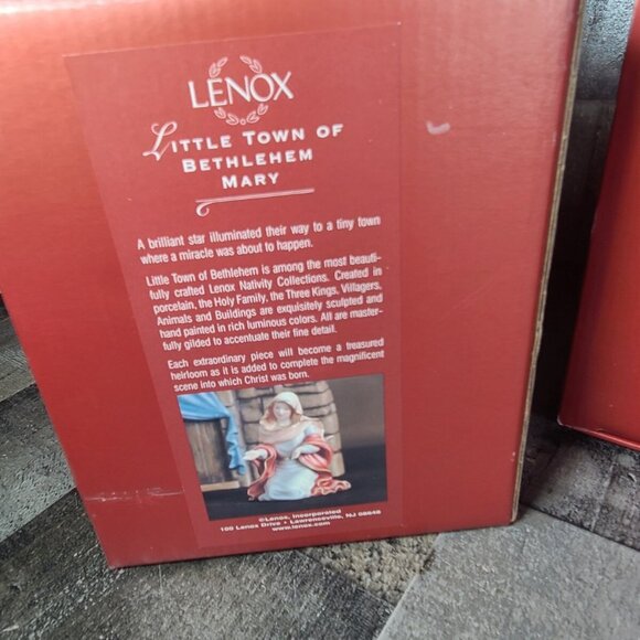 Lenox Mary Joesph Baby Jesus & Stable W/ Boxes - Picture 10 of 12